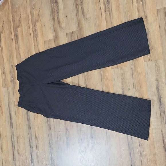 VANHEUSEN Boys' Black Pinstripe Flat Front Polyester Rayon Dress Pants - 16 Slim - Picture 2 of 16